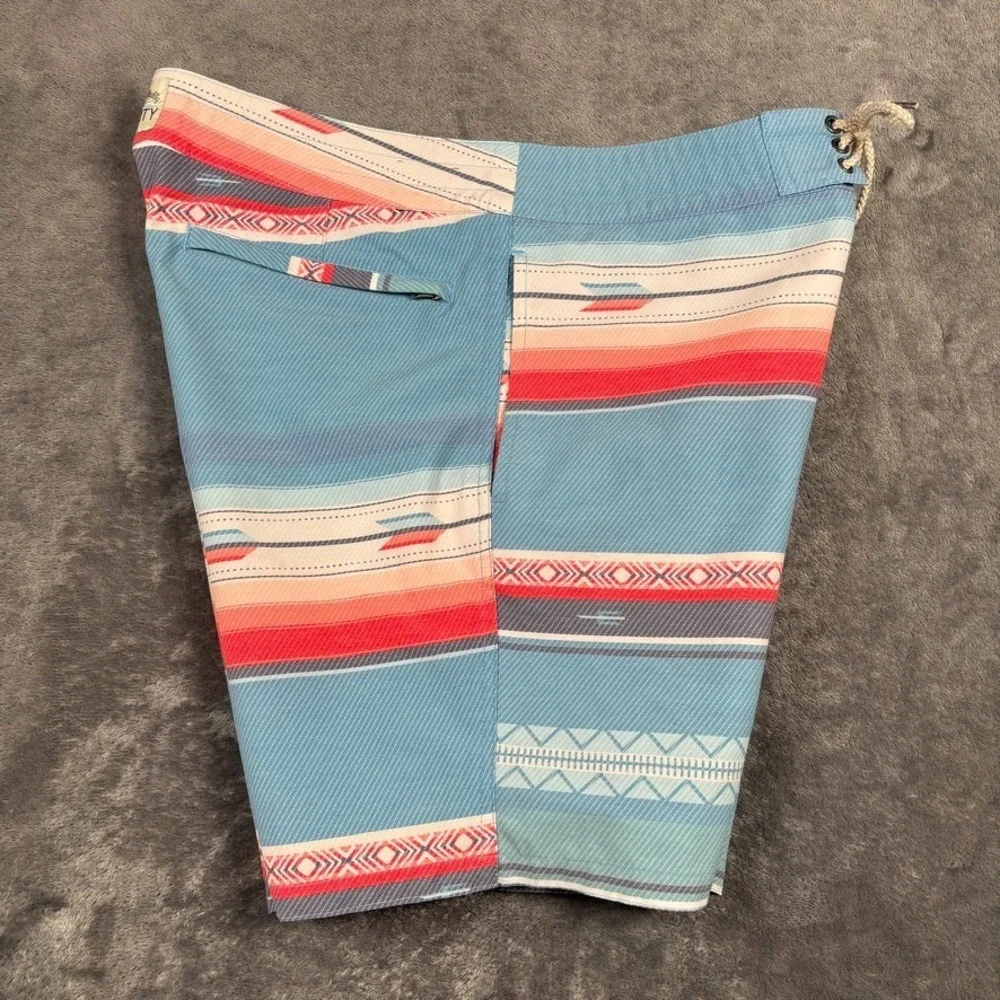Faherty Board Shorts Mens 32 Blue Aztec Striped Swim Trunks Beach Surf Quick Dry